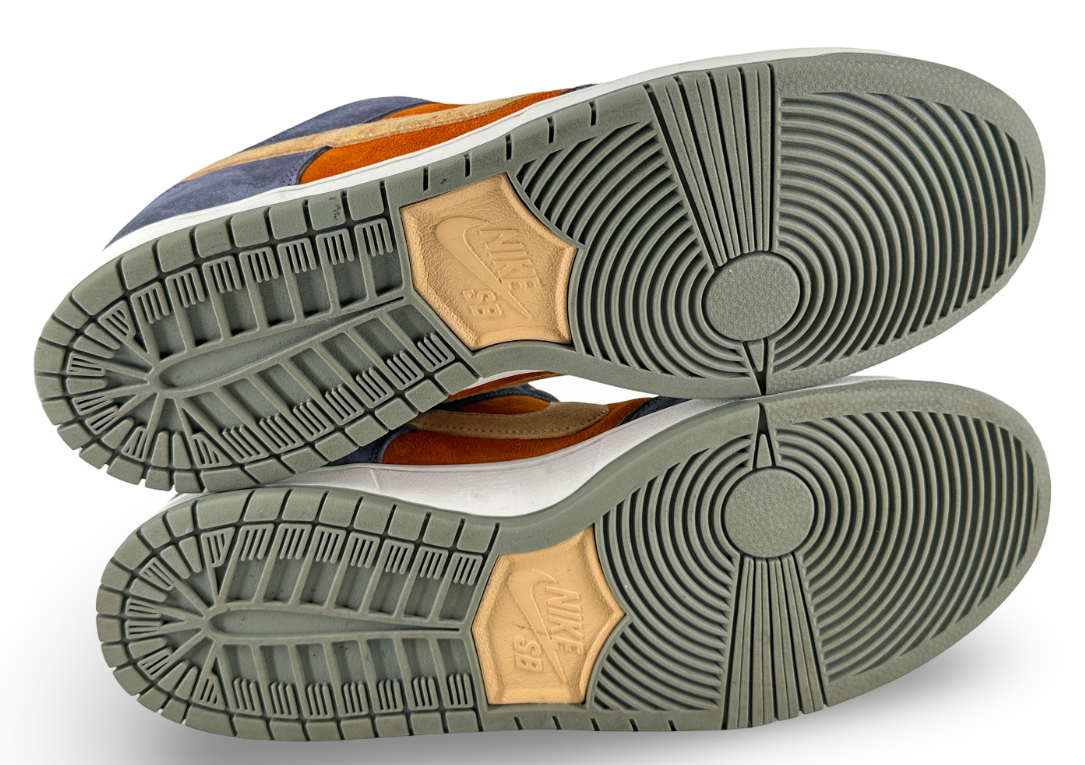 Nike SB Dunk Low Light Carbon Monarch