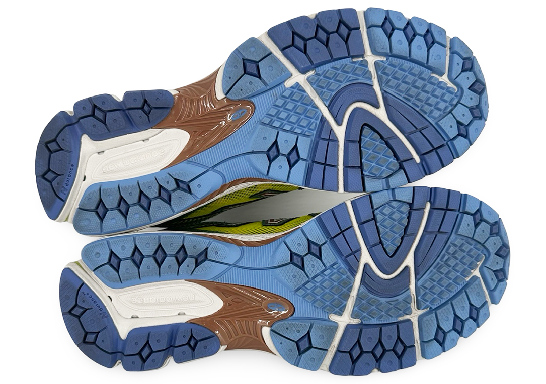 New Balance 860v2 Up There 2000's Tropes