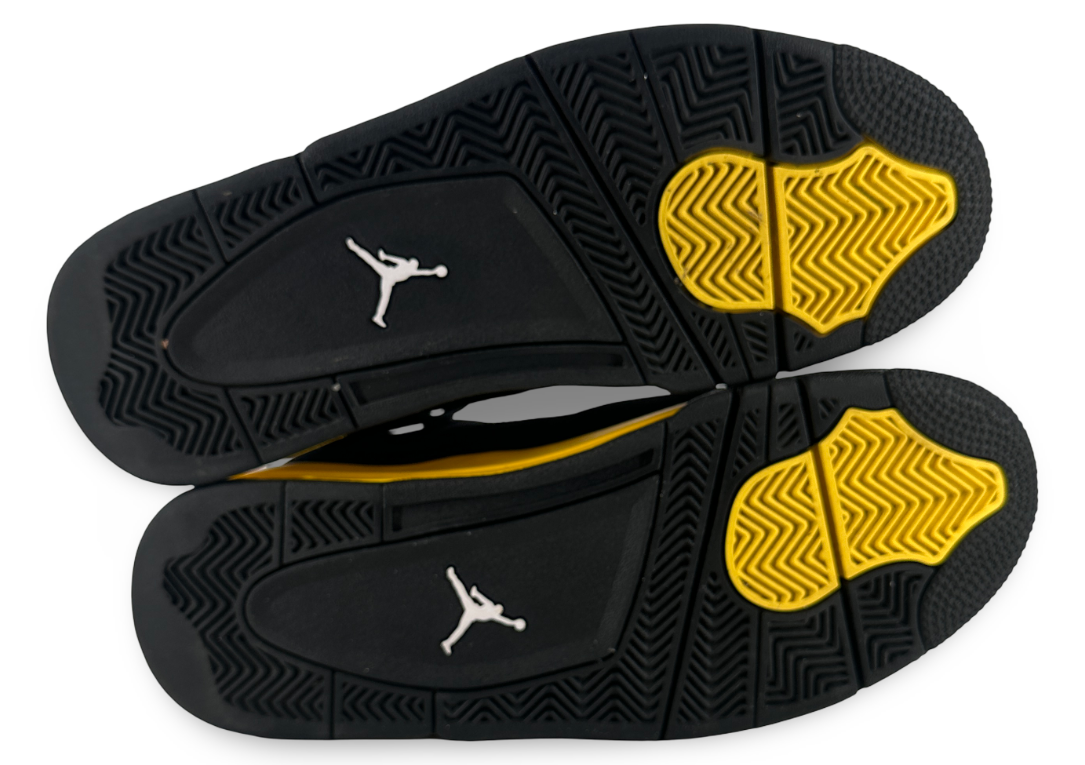 Jordan 4 Retro Thunder (2023)