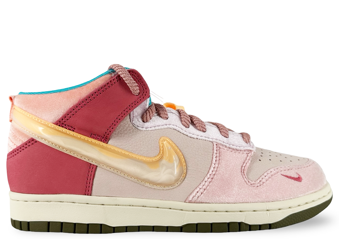 Nike Dunk Mid Social Status Free Lunch Strawberry Milk