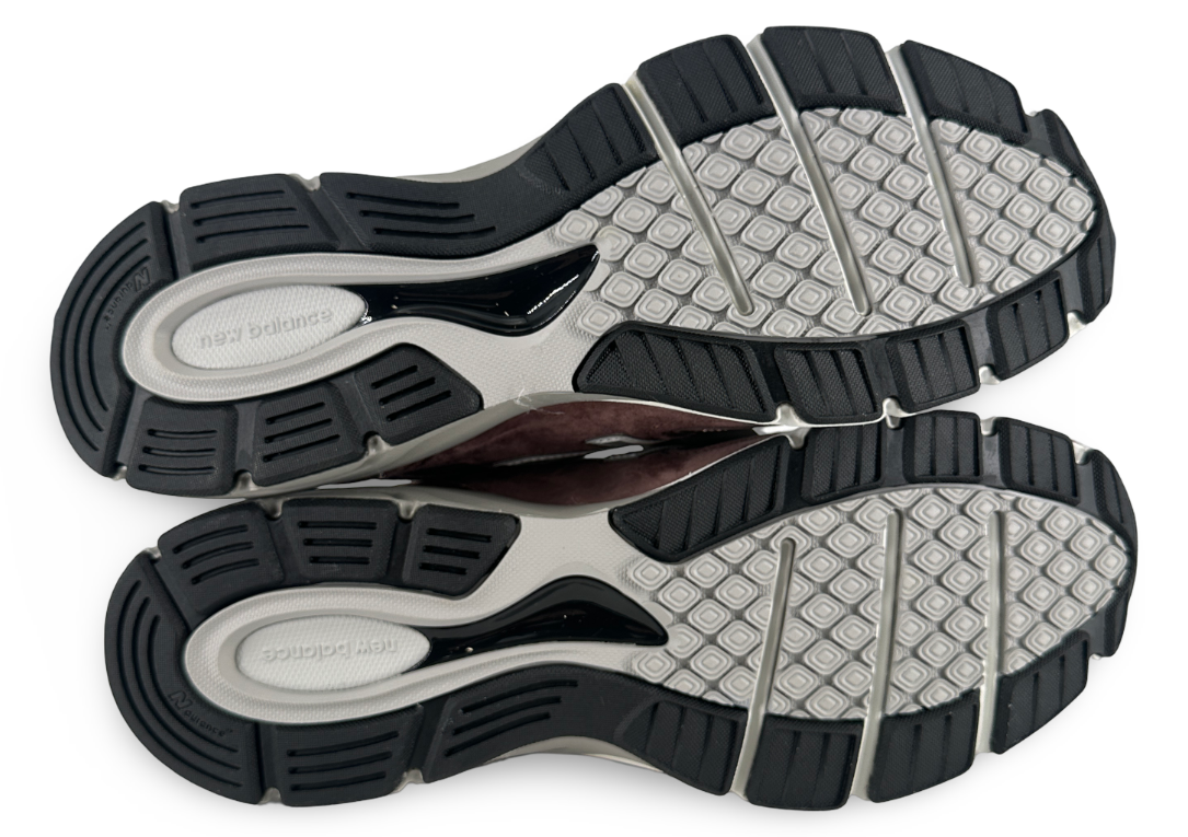 New Balance 990v4 MiUSA Kith Dusty Mauve