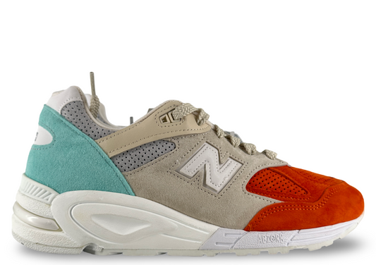 New Balance 990v2 Kith Cyclades (with Socks)