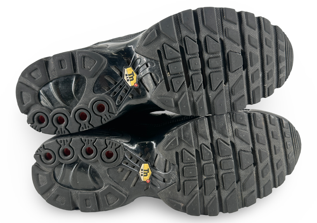 Nike Air Max Plus Triple Black Leather