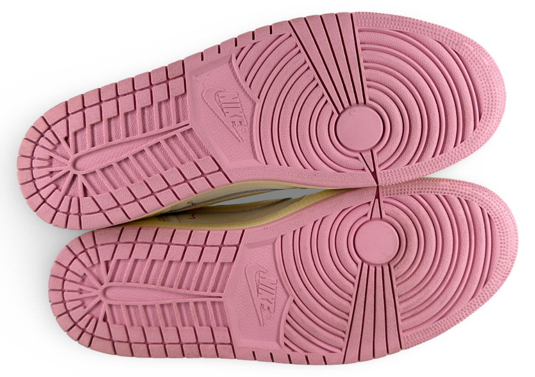 Jordan 1 Retro Low OG SP Travis Scott Shy Pink