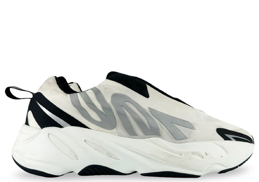 adidas Yeezy Boost 700 MNVN Laceless Analog