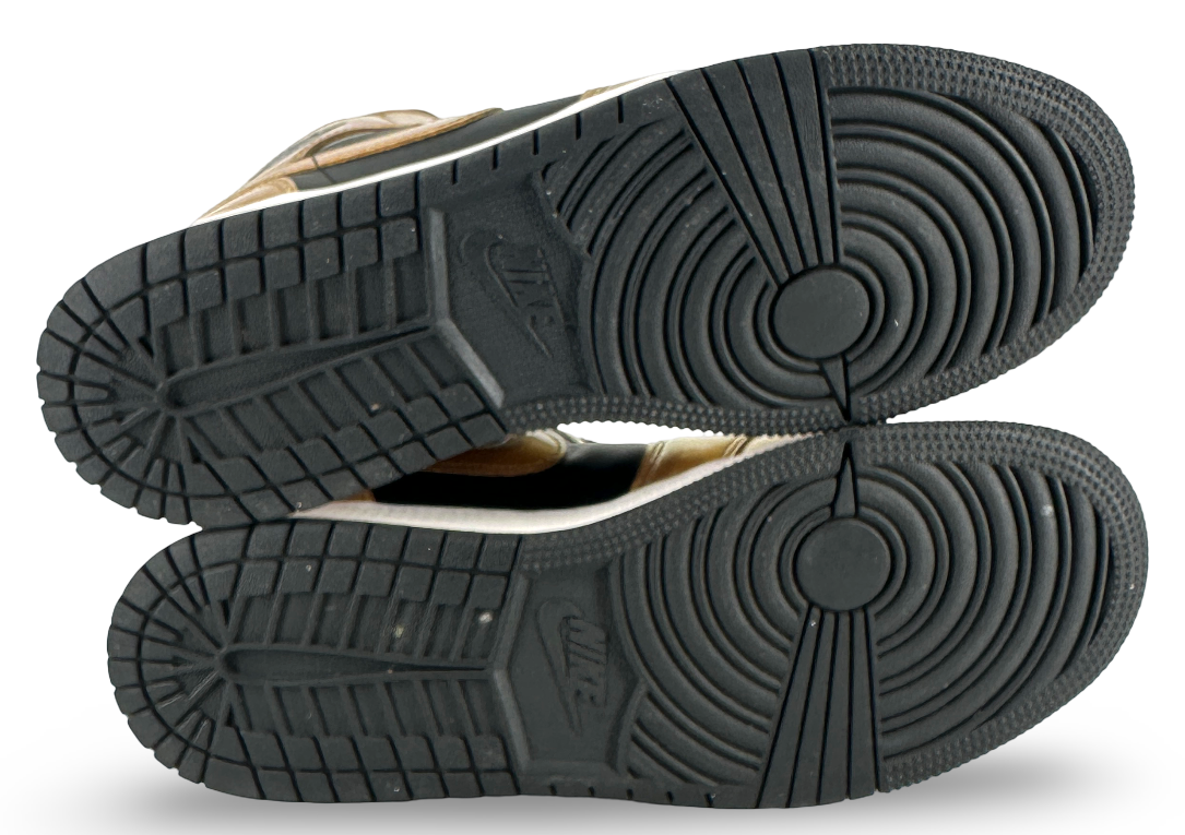 Jordan 1 Mid SE Metallic Gold Black (GS)