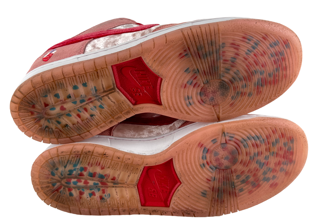 Nike SB Dunk Low StrangeLove Skateboards