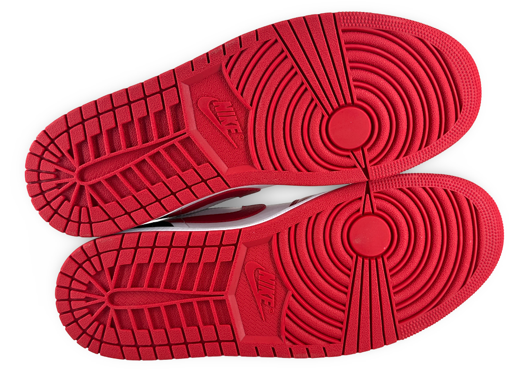 Jordan 1 Low Bulls