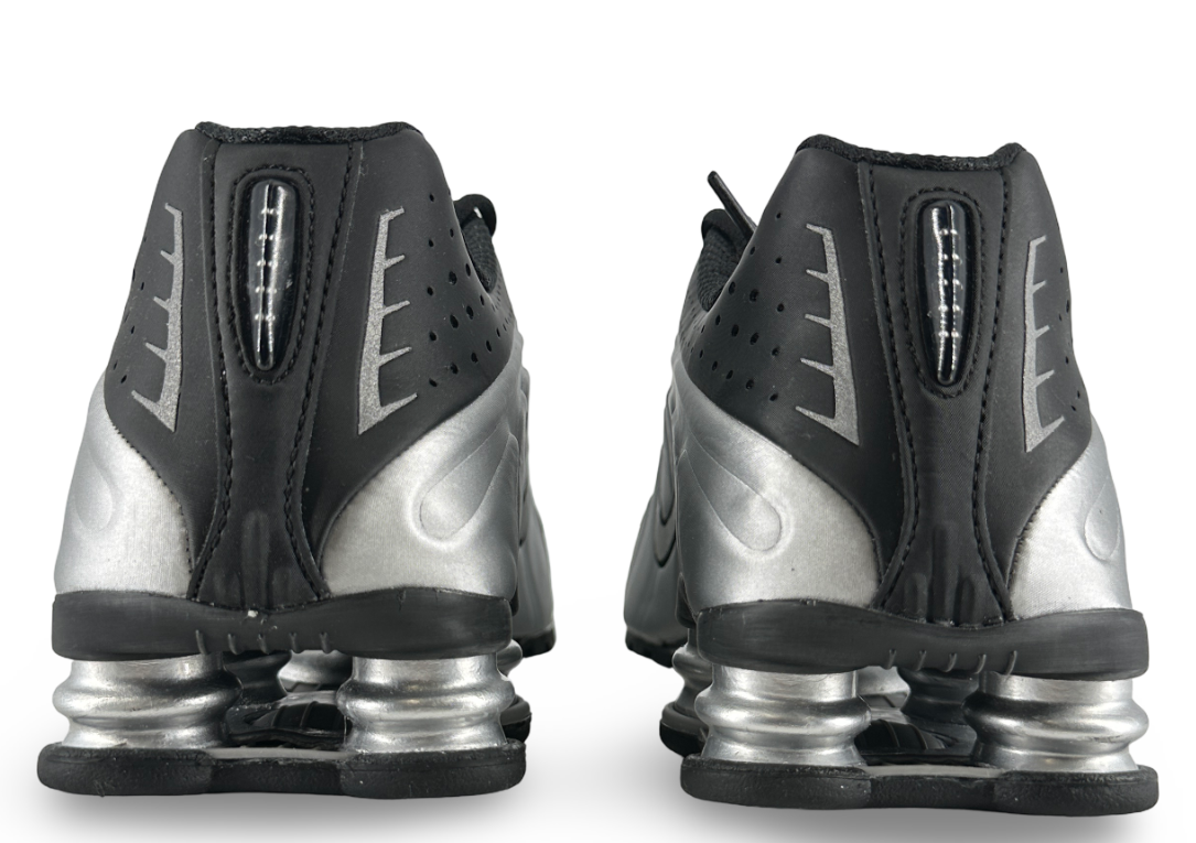 Nike Shox R4 Metallic Silver Black