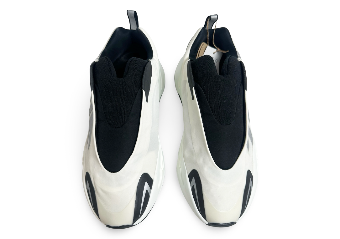adidas Yeezy Boost 700 MNVN Laceless Analog