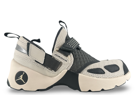 Jordan Trunner LX Light Orewood Brown (Women's)