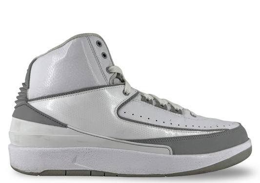 Jordan 2 Retro
Silver Anniversary