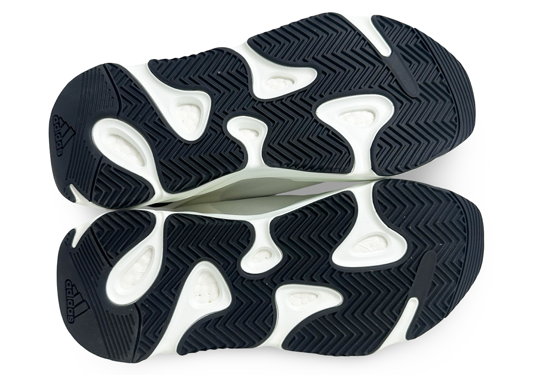 adidas Yeezy Boost 700 MNVN Laceless Analog