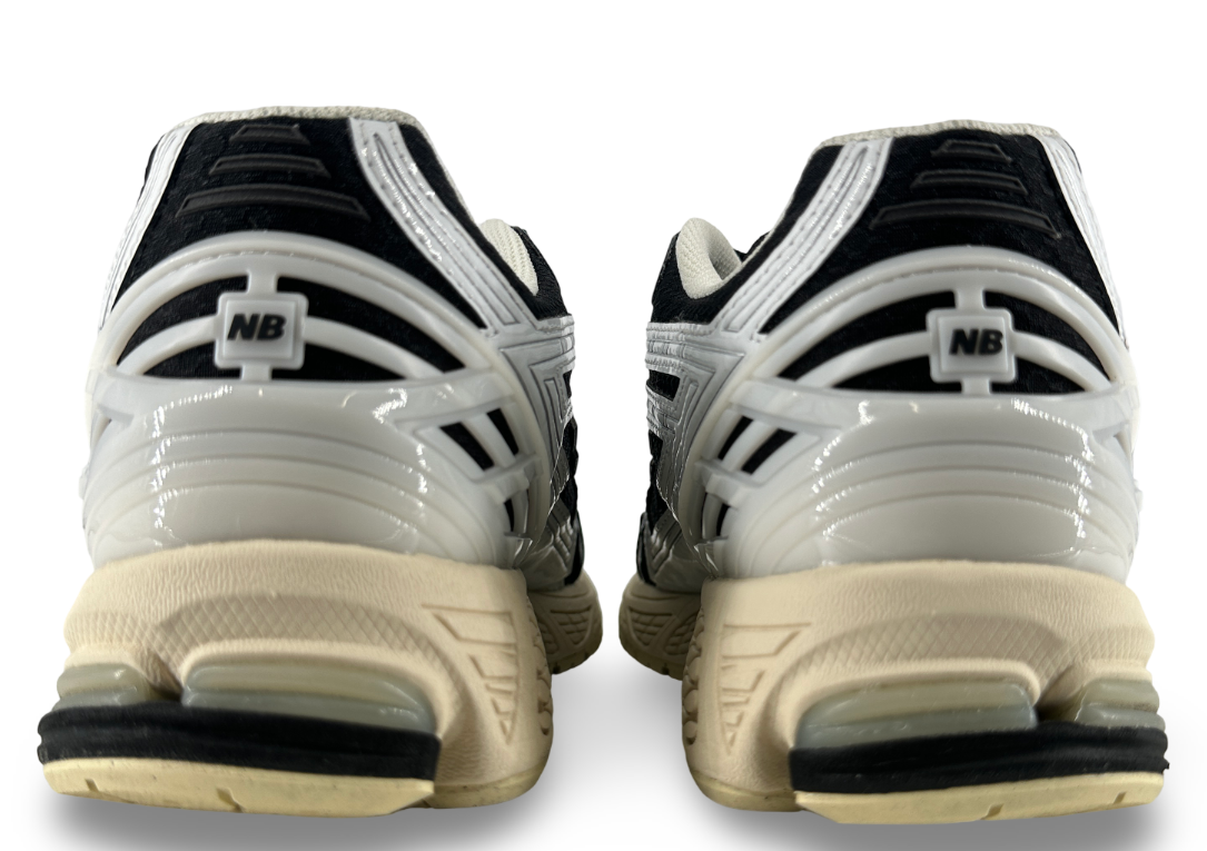 New Balance 1906R White Black Metallic