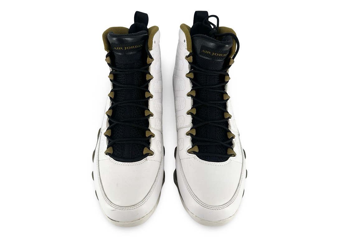 Jordan 9 Retro Statue