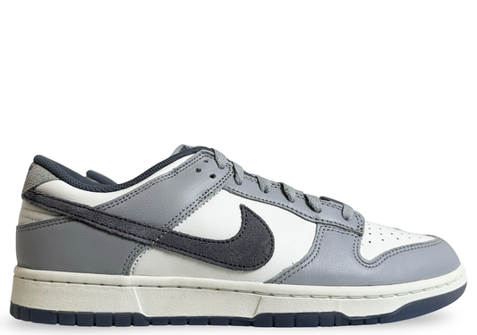 Nike Dunk Low SE Light Carbon