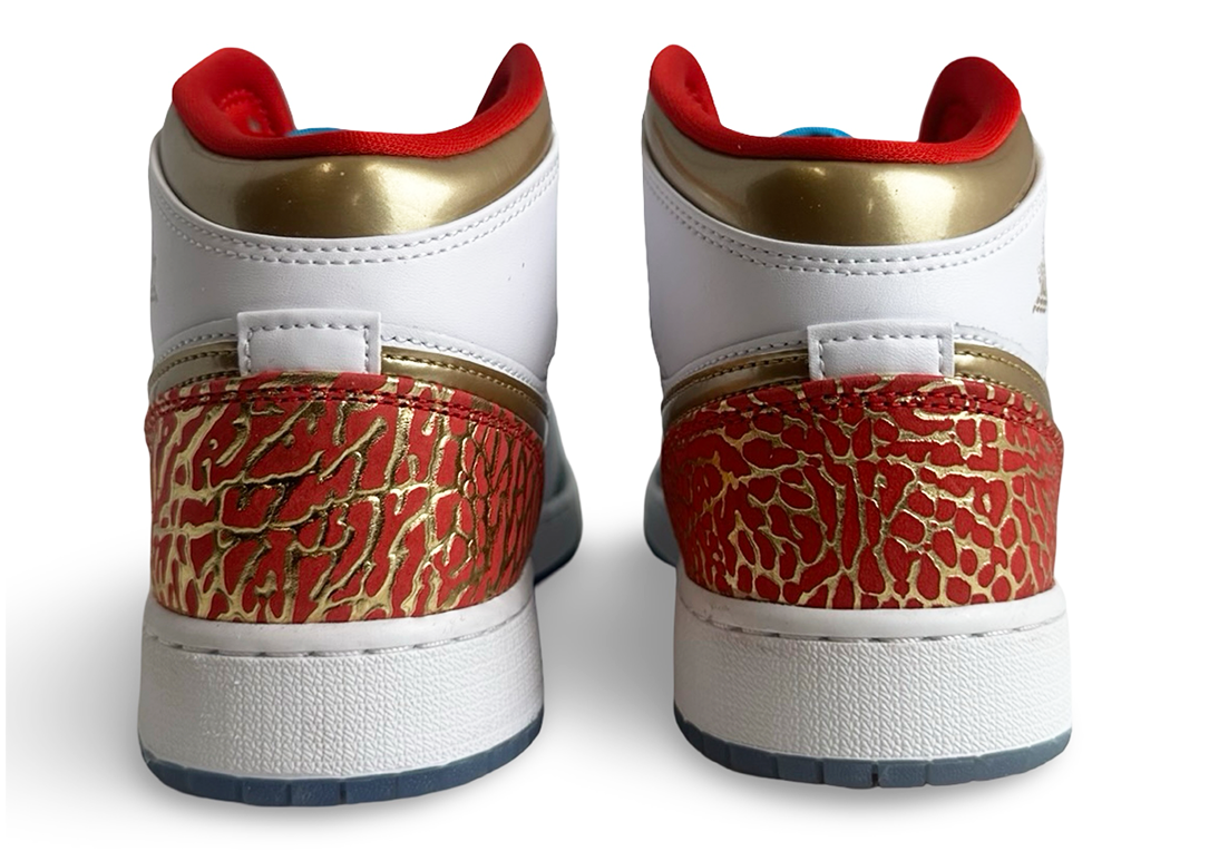 Jordan 1 Mid Sneaker School NC to Chicago (GS)