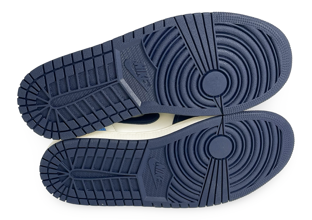 Jordan 1 Low OG Obsidian UNC