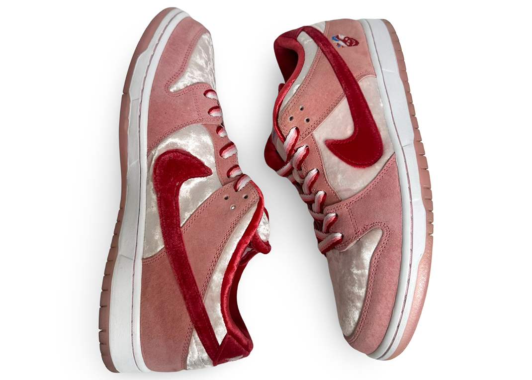 Nike SB Dunk Low StrangeLove Skateboards