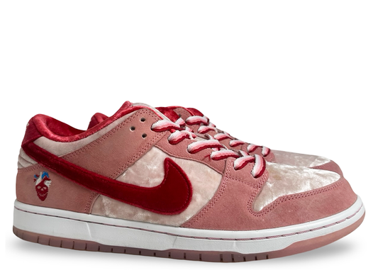 Nike SB Dunk Low StrangeLove Skateboards