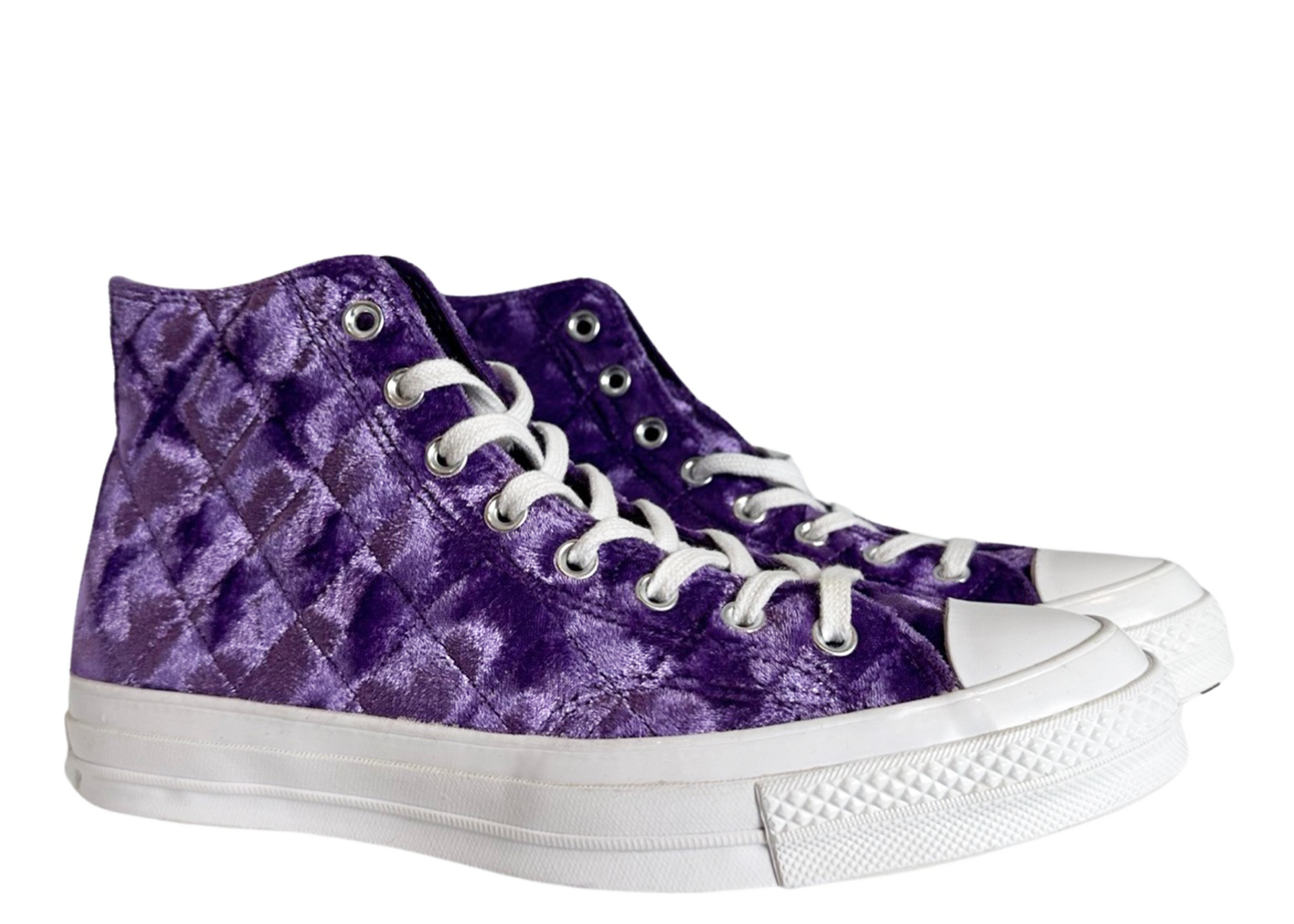 Quilted shops velvet converse